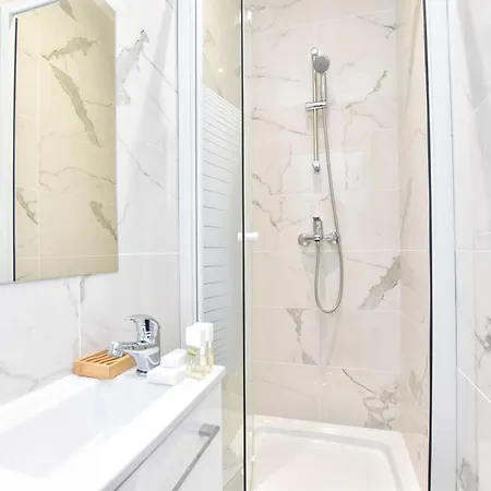 Amazing Apartement 4br Menilmontant Appartamento